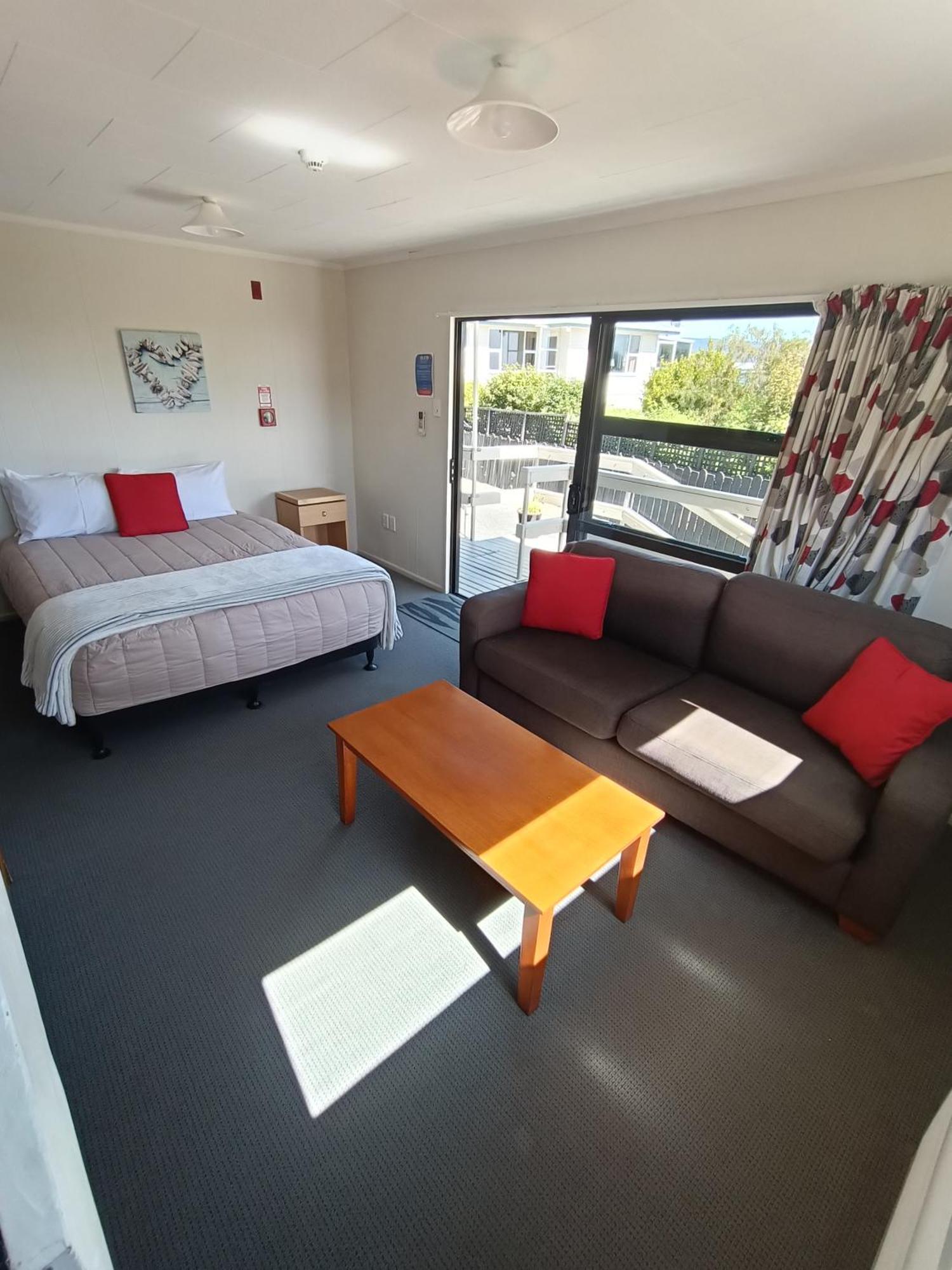Moeraki Beach Motels Екстериор снимка